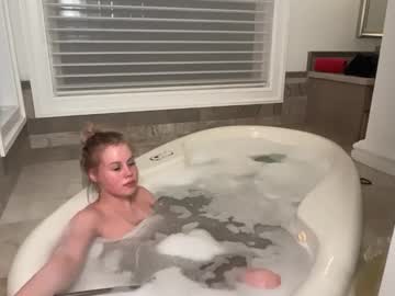 lunarose17's chat room