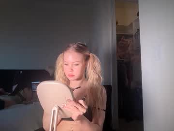 lunarose17's chat room