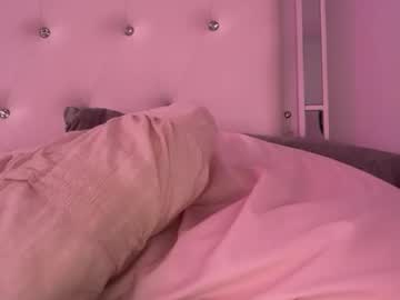 theblondeetwinss's chat room