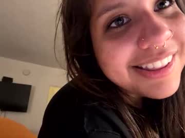 ayailaalovee's chat room