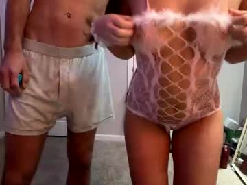 yourownermayla's chat room