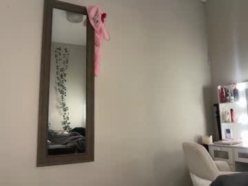 sophiasecretsx's chat room