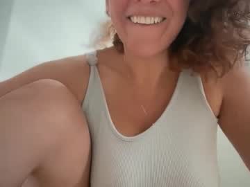 velvet81611's chat room