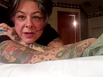 mnkfun4u's chat room