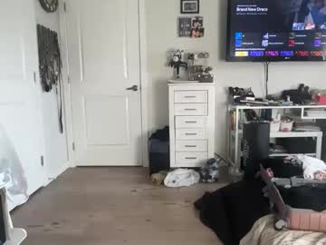 miamoon9's chat room