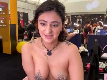 maevemads's chat room