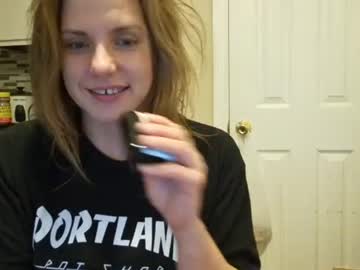 tinywithtiddies's chat room