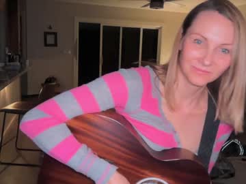 kaileeshy's chat room