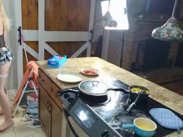 ellalowe's chat room