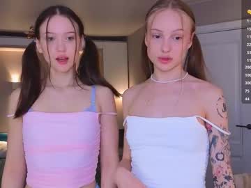 2mamacitas's chat room