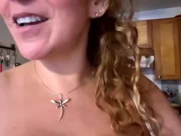 velvet81611's chat room