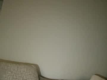 babyaves's chat room