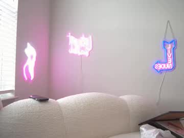 therosiecheeks's chat room