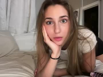 sweetgirlzara's chat room