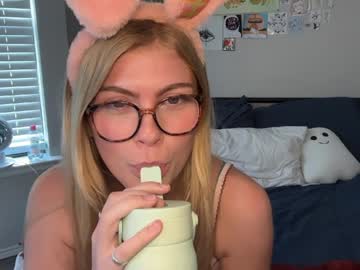 elliee81's chat room