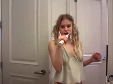 lunarose17's chat room