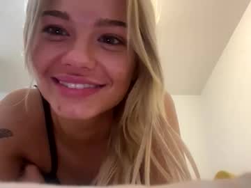 britneycherry08's chat room