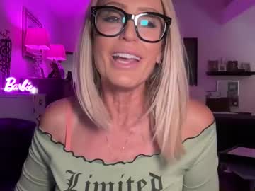 velvetbarbie's chat room