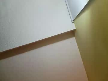 massivetitsmasie's chat room