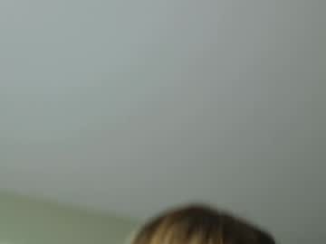 ellalowe's chat room