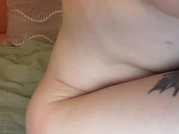 tinytittytia's chat room