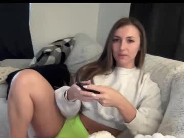 laylahlaylah1's chat room