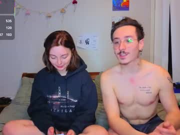 mamiclouds's chat room