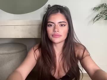 poutyselena's chat room