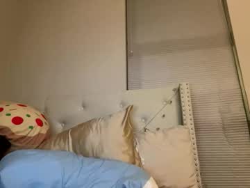 esoterickitten777's chat room