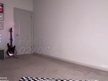 petitebrat's chat room