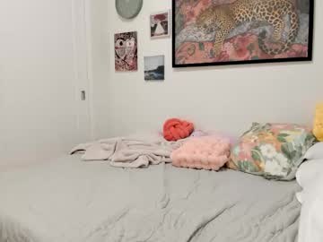 ariah_is_blonde's chat room