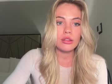 clairebrooksxo's chat room