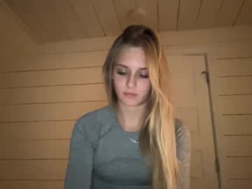 carlybora's chat room