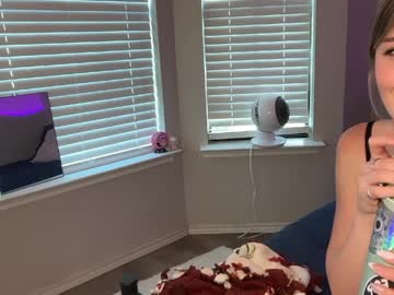 elliee81's chat room