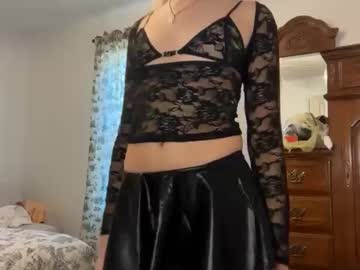 ellalowe's chat room