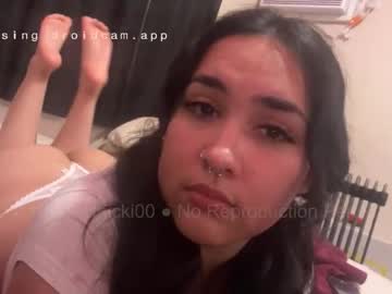 nikkinotnicki00's chat room