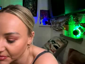 cumguzzlingskank's chat room