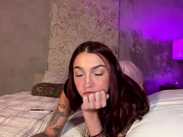 emilyyyt's chat room