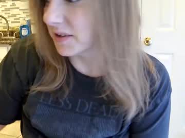 tinywithtiddies's chat room