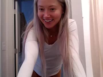 lilyyymonroee's chat room