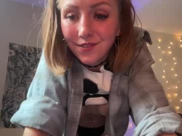 abbienextdoor's chat room