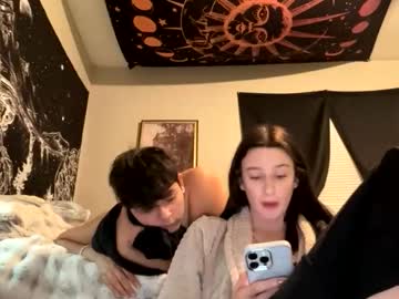 skinnyangel21's chat room