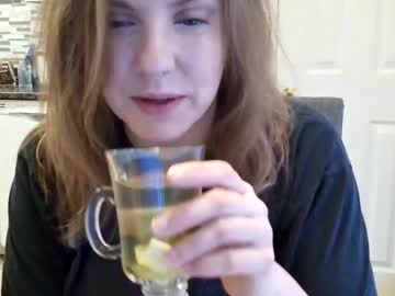 tinywithtiddies's chat room