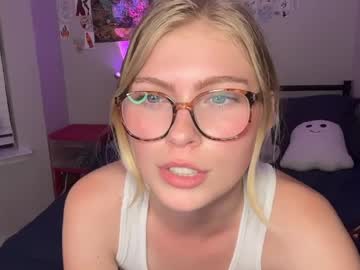 elliee81's chat room