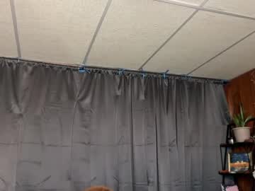 ella2sweet's chat room