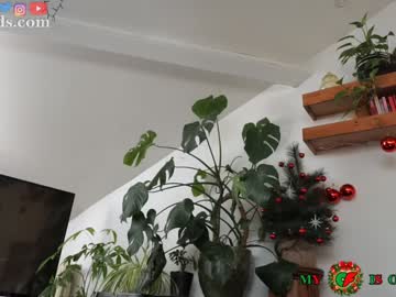 serareads's chat room