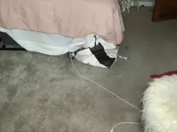 babyaves's chat room