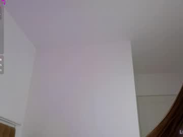 ilikeithaard's chat room