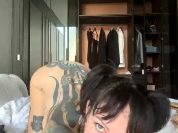 tattooedlucy_'s chat room