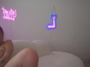 therosiecheeks's chat room